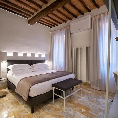 Torre Del Fuggisole Hotel Сиена Екстериор снимка
