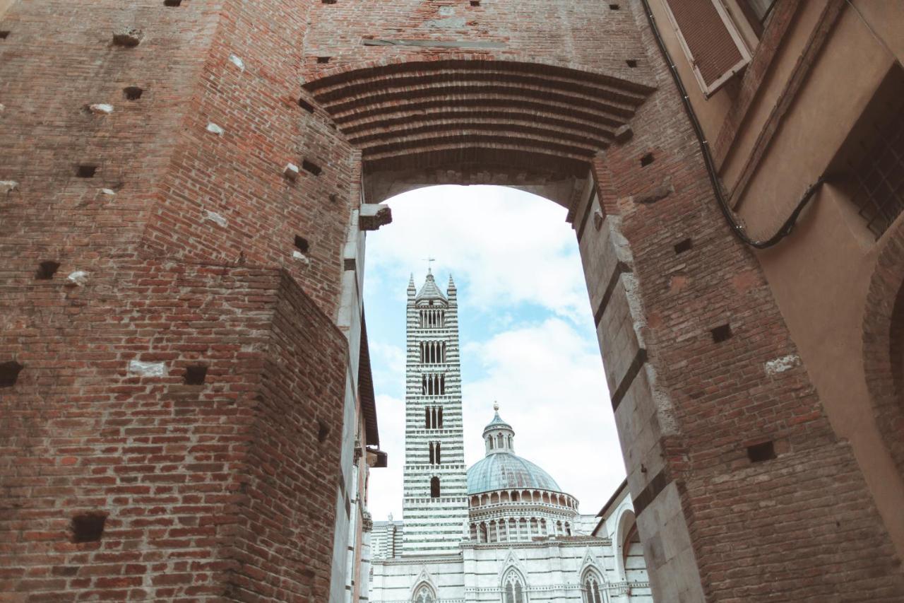 Torre Del Fuggisole Hotel Сиена Екстериор снимка