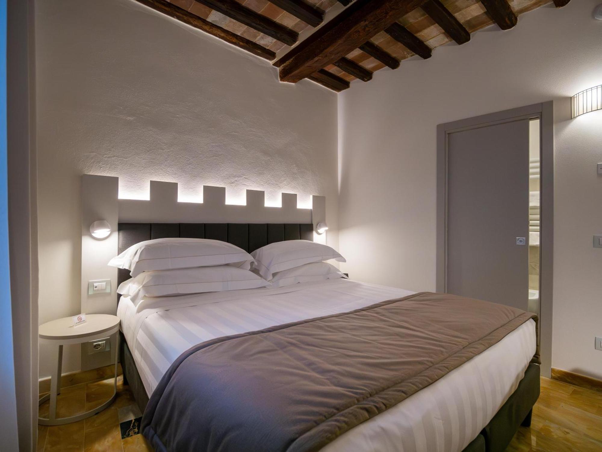 Torre Del Fuggisole Hotel Сиена Екстериор снимка