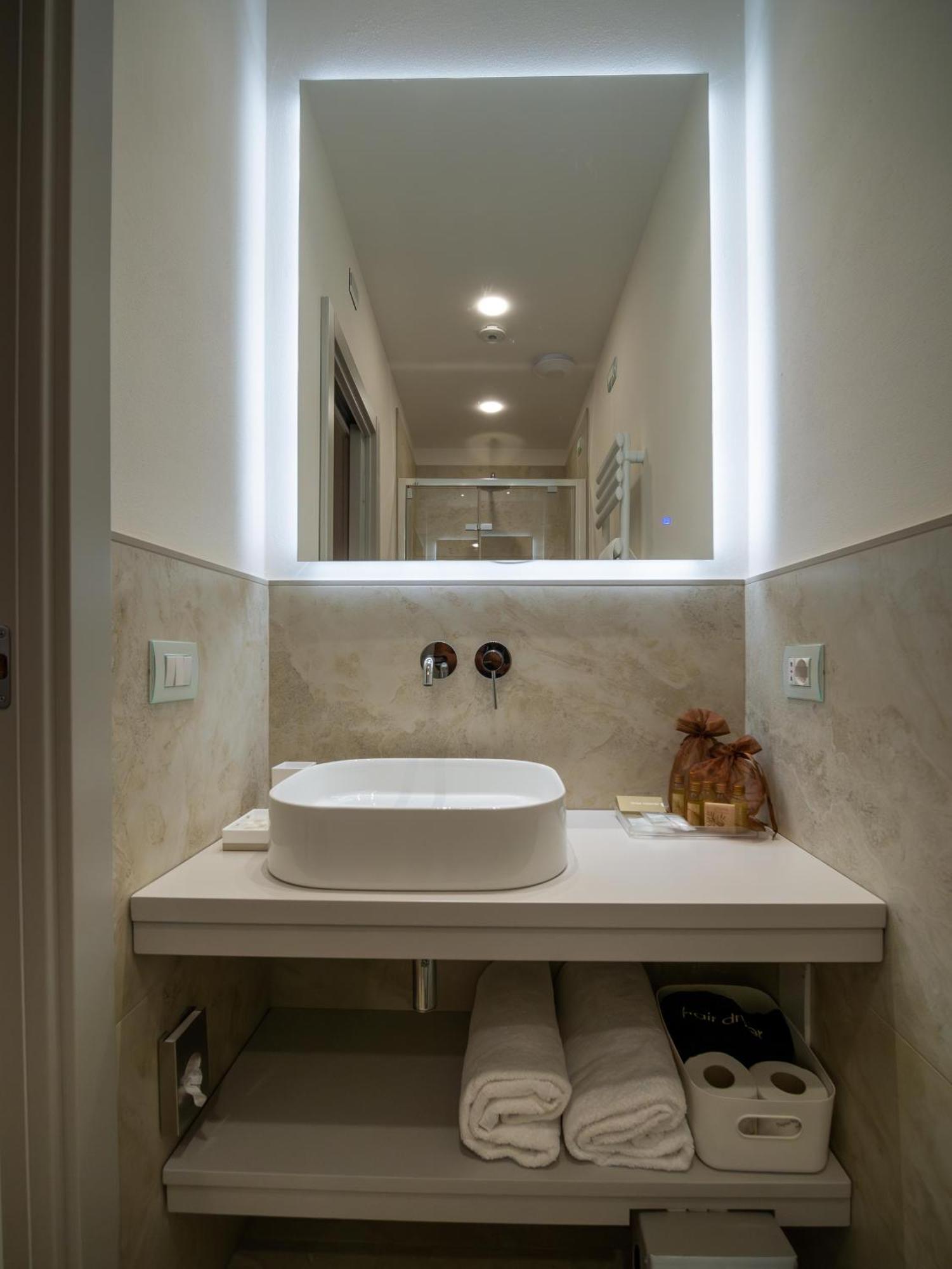 Torre Del Fuggisole Hotel Сиена Екстериор снимка