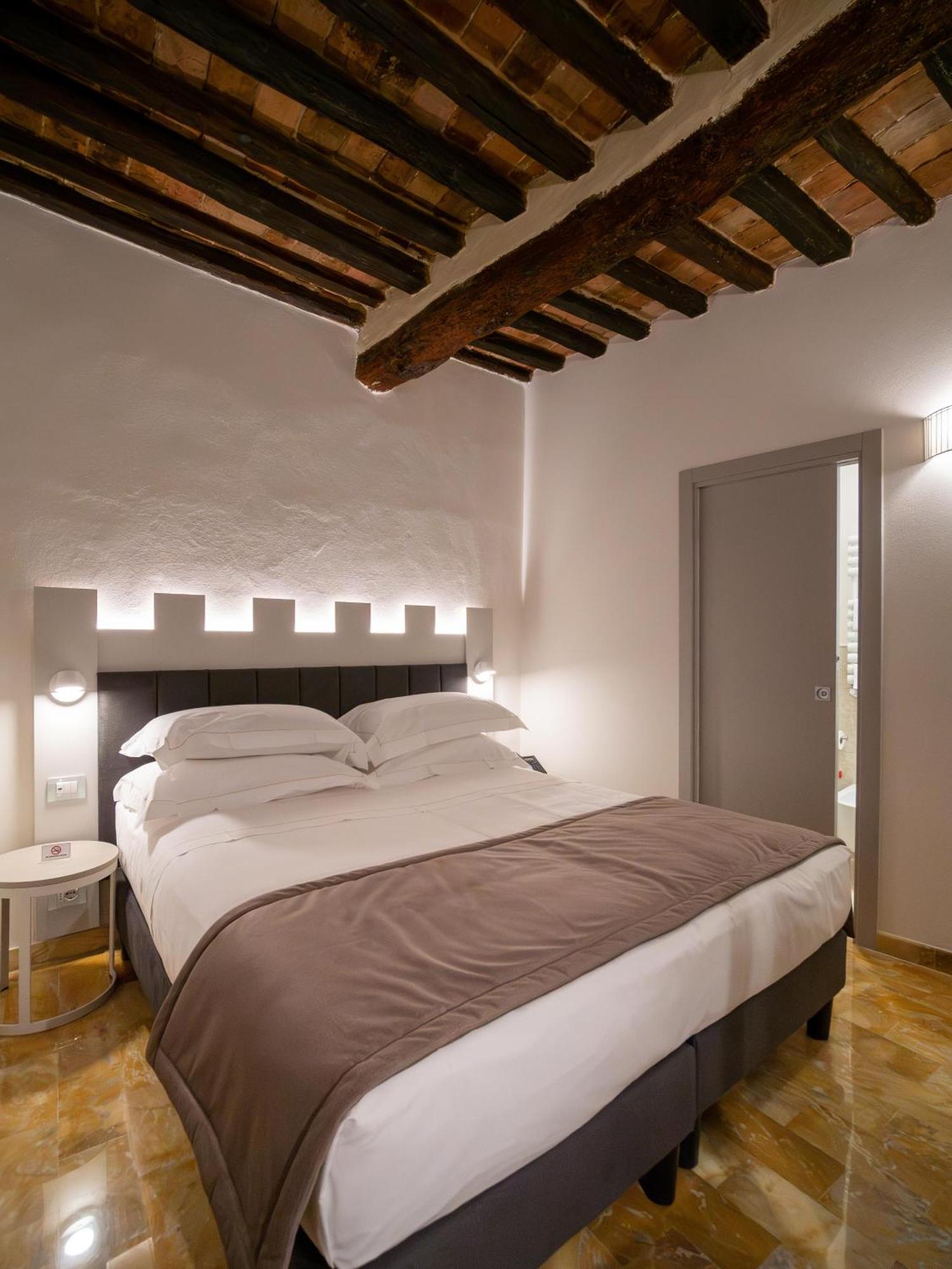 Torre Del Fuggisole Hotel Сиена Екстериор снимка
